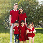 Tenues familiales assorties en rouge tendance