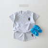 Ensemble de vêtements pour bébé avec broderie ours : t-shirts colorés et shorts amples