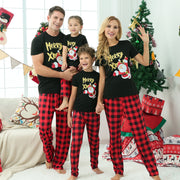 Ensemble pyjama familial assorti avec haut à manches courtes et pantalon long