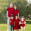 Tenues familiales assorties en rouge tendance